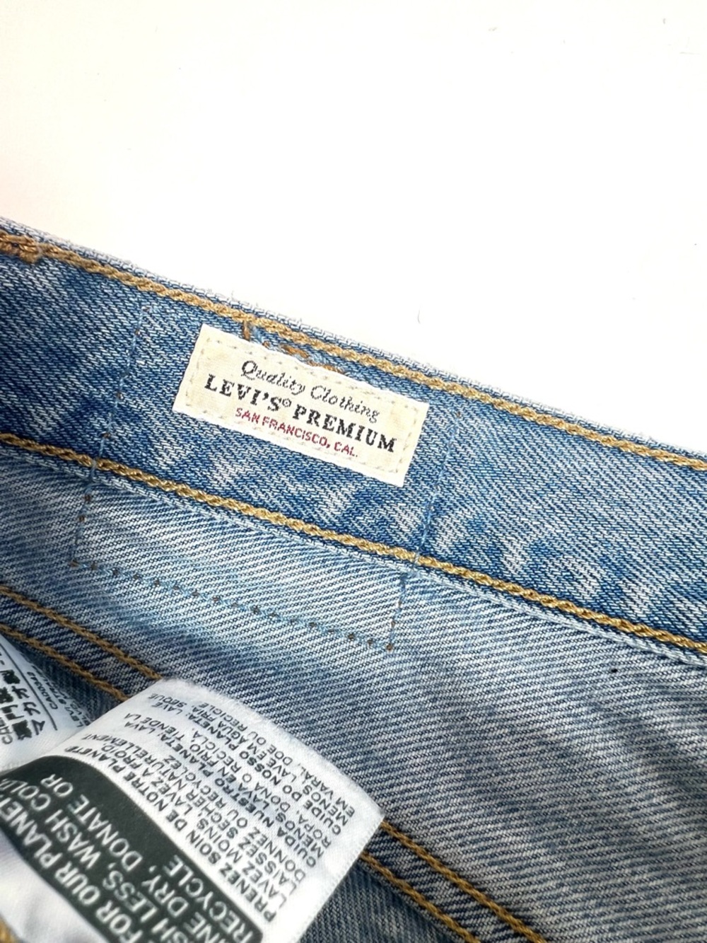 Levi’s Premium Denim Jean Shorts Distressed Size 28 - Picture 5 of 13